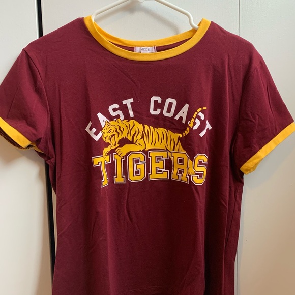 cute tee! - Picture 1 of 1